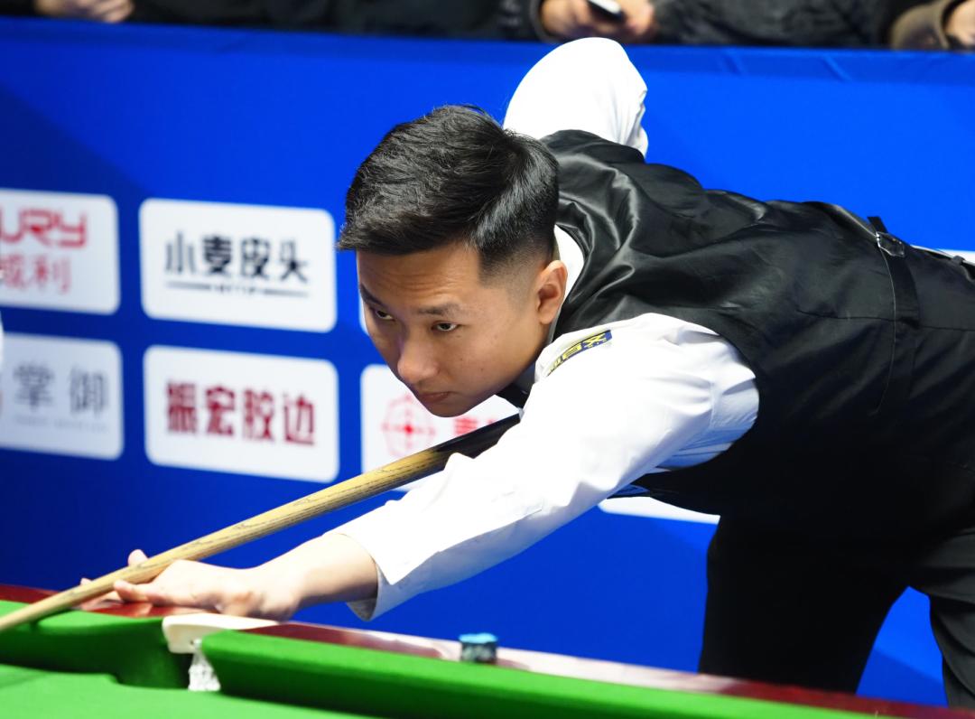 在肋部形成 在肋部形成